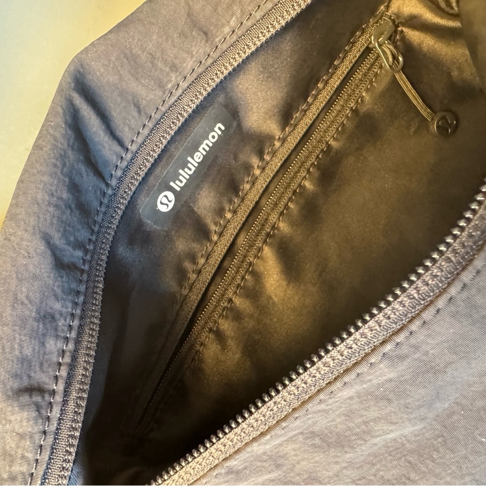 lululemon athletica Black Toiletry Bag - Picture 5 of 6